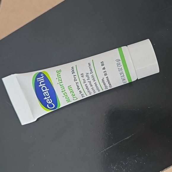Cetaphil Moisturizing Cream for Dry Sensitive Skin .035 Oz Sample Travel Size - Picture 3 of 9